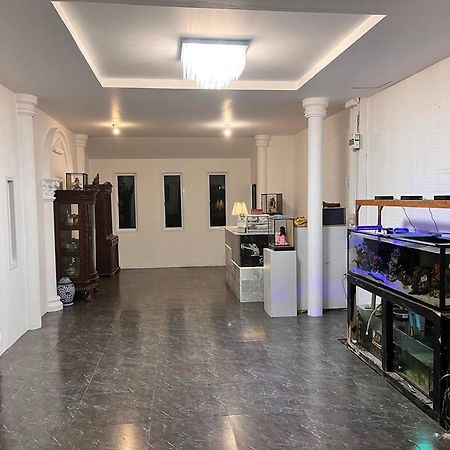 The 99 Inn Hotel Пакчонг Экстерьер фото